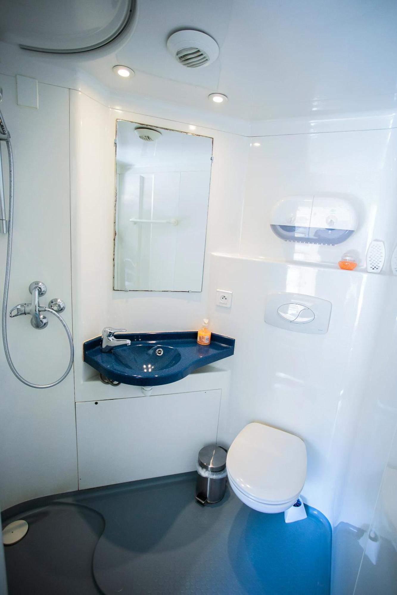 St Christopher'S Inn Hostel At The Bauhaus Brugge Phòng bức ảnh