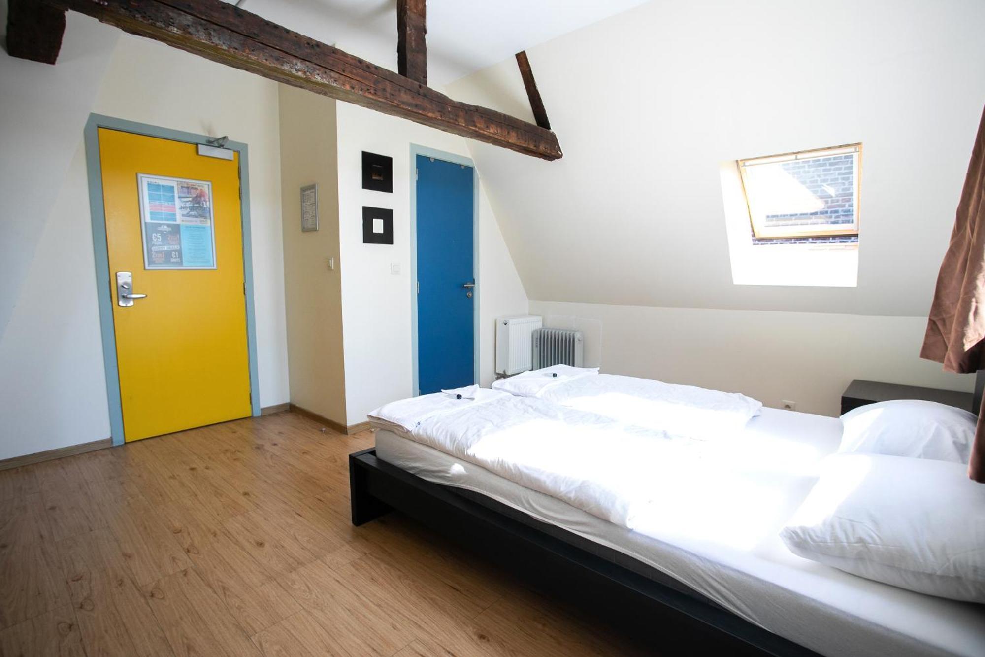 St Christopher'S Inn Hostel At The Bauhaus Brugge Phòng bức ảnh